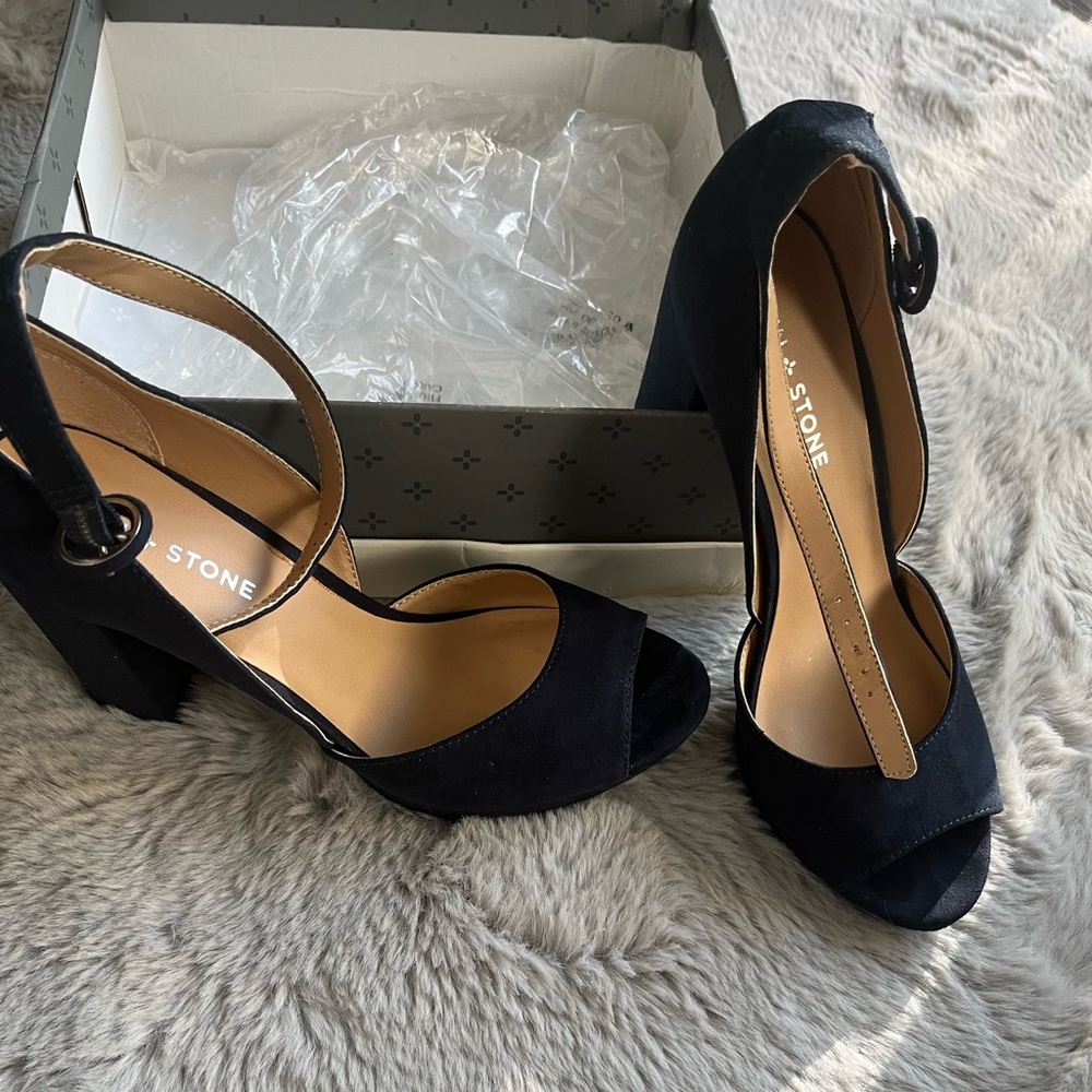 Sun Stone Womens Navy Blue Chunky heel stiletto size 9